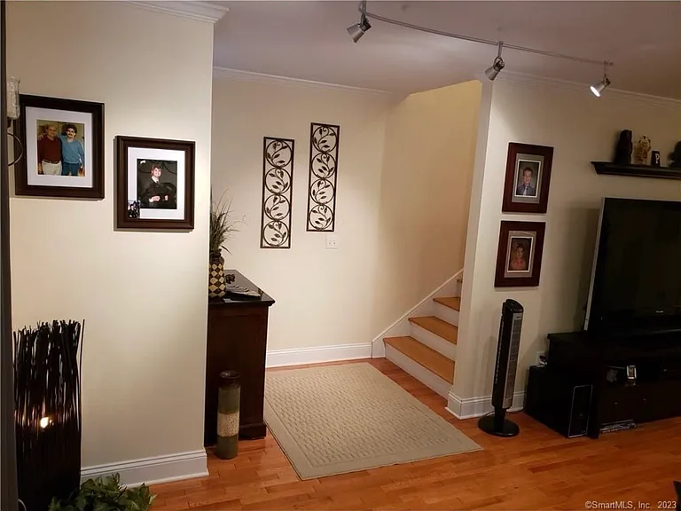 86 Otrobando Ave #6 — Photo 10
