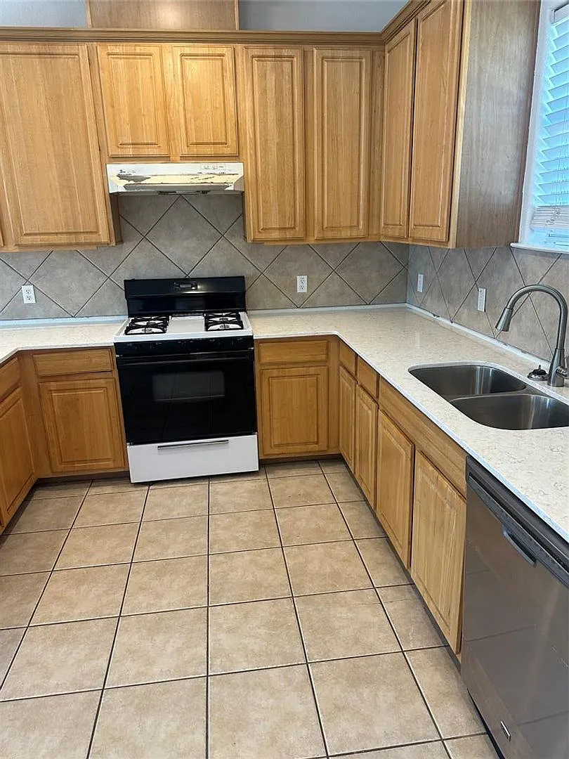 5401 Evans b — Photo 4