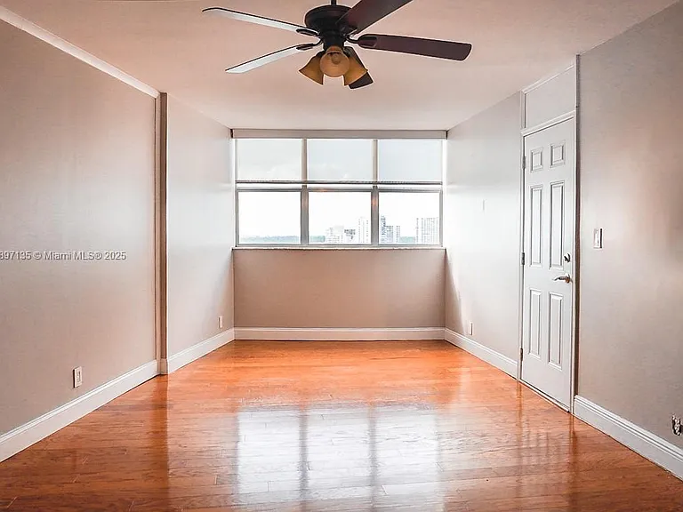 100 Golden Isles Dr #10 — Photo 9