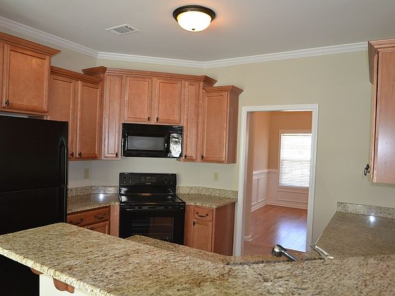 4th image of 165 Nettie Ln
