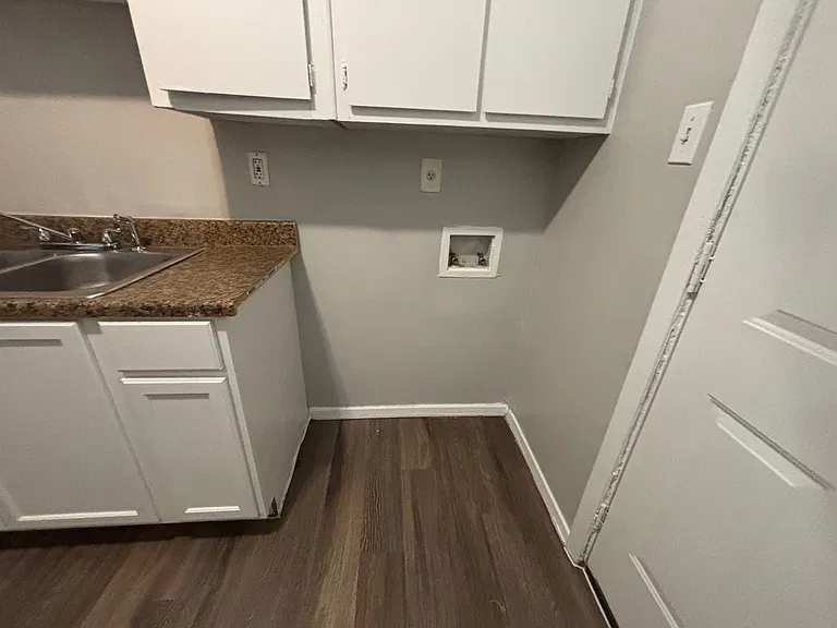 1423 Todds Creek Cv — Photo 5