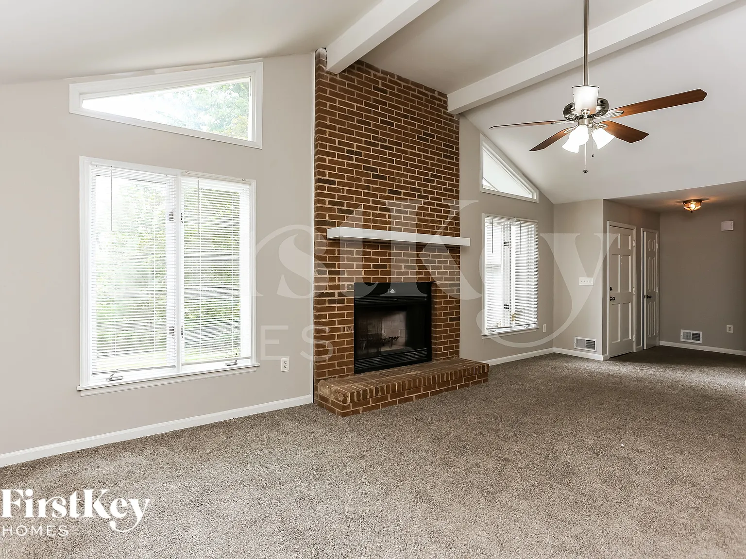 3 bed, 2.0 bath, 1686 sqft, $2,005 — Photo 3