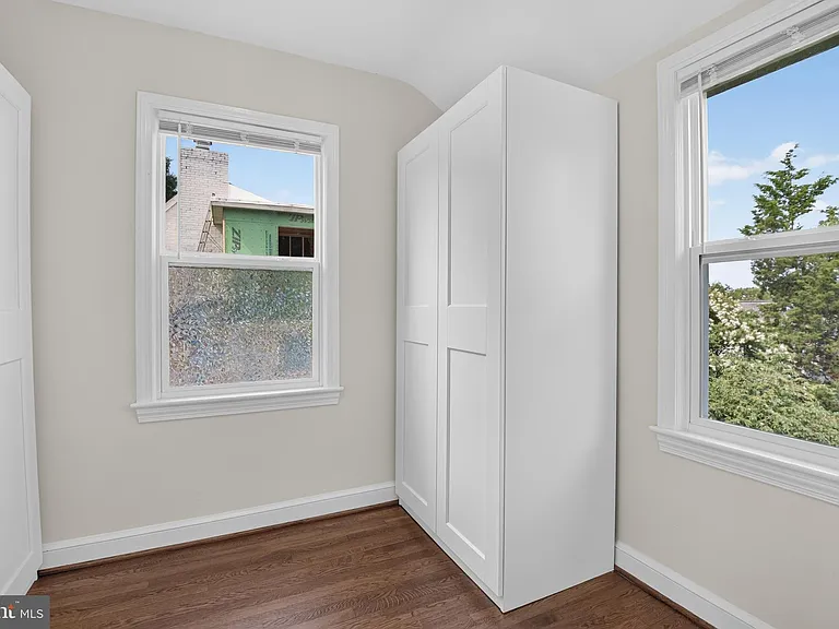 7823 Marion Ln — Photo 22