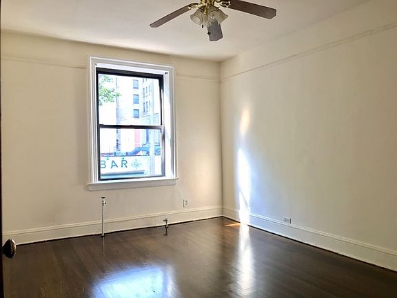 4th image of 2815 34th St