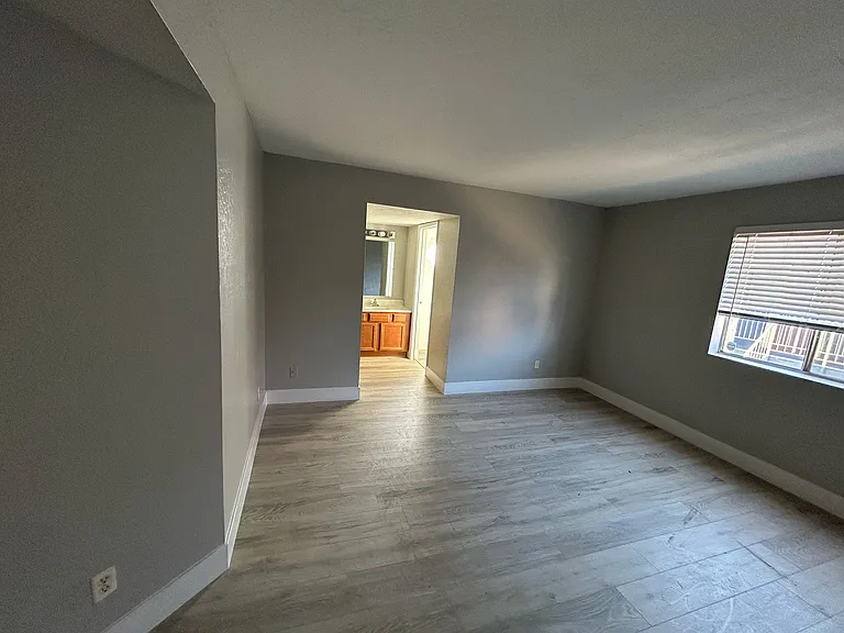 16602 N 25th St #218 — Photo 10