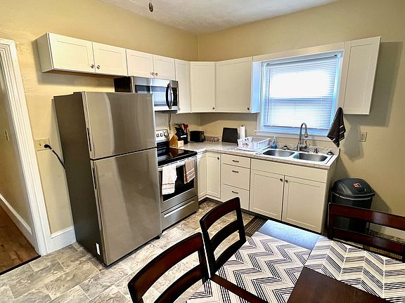 3rd image of 32 Deppen Dr