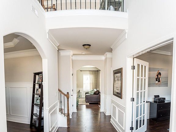 2nd image of 300 Carters Creek Ct