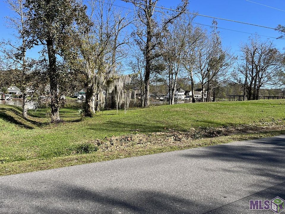 2nd image of 12500 Bayou Terrace Dr