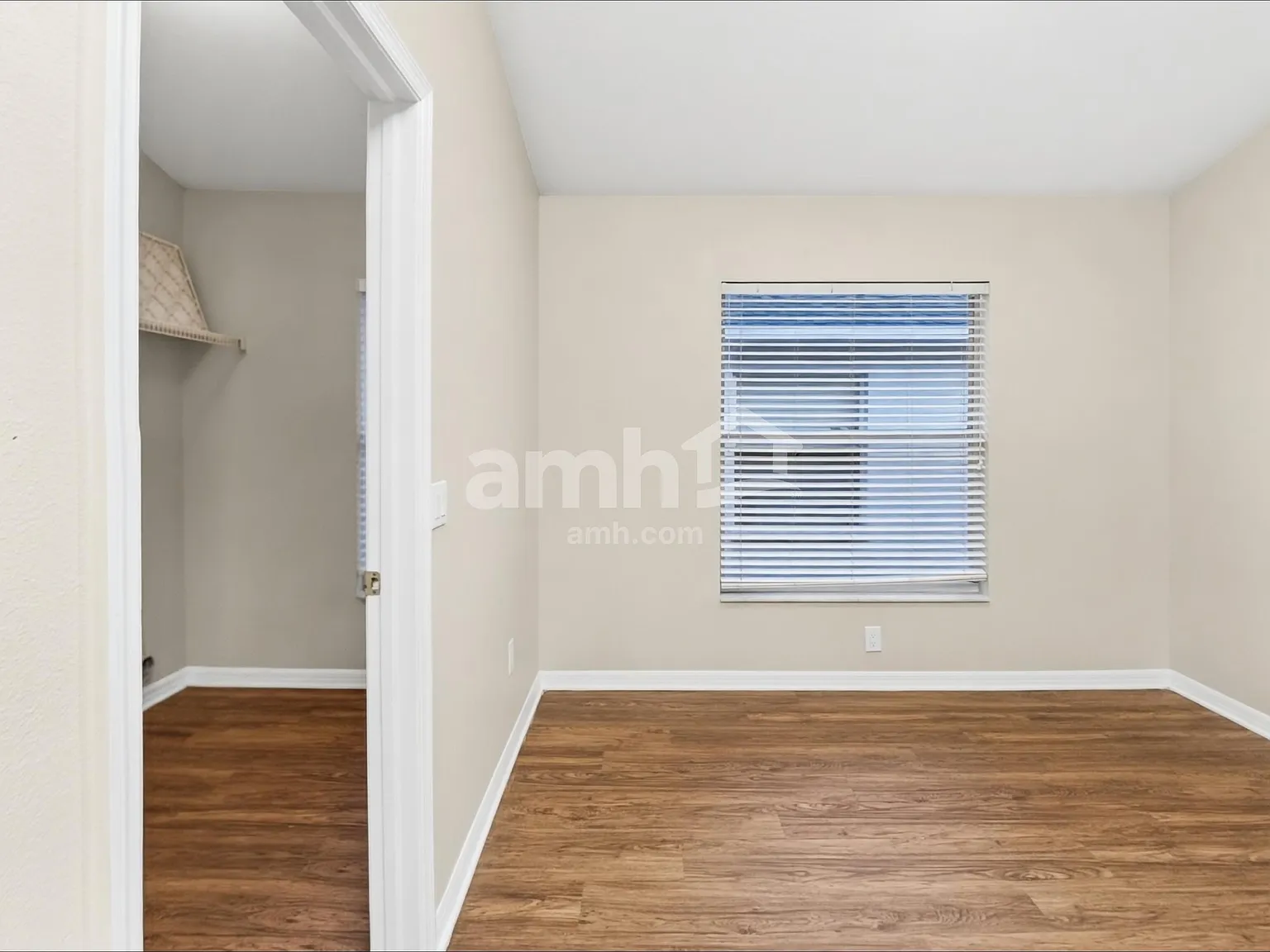 4 bed, 2.0 bath, 2126 sqft, $2,600 — Photo 4