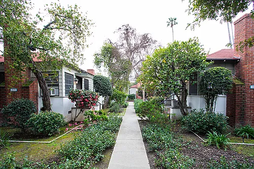 1803 Huntington Dr Photo 1