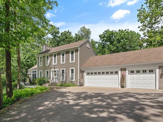 2261 Ash St, Saint Paul, MN 55110