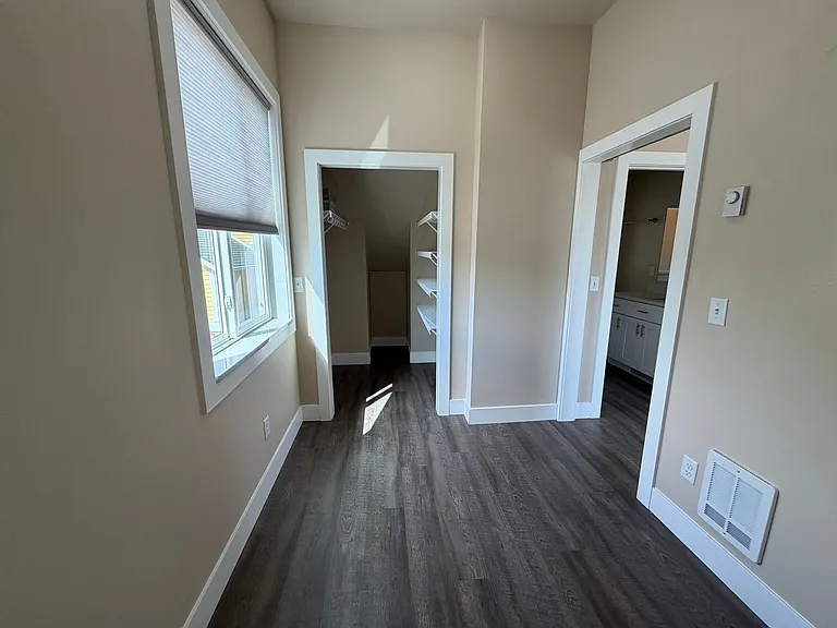 804 E Connecticut St — Photo 9