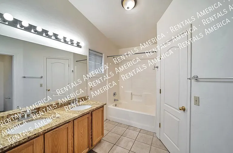 2252 W Silver River Way — Photo 10