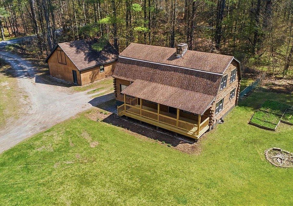 1st image of 886 Hidden Valley Road