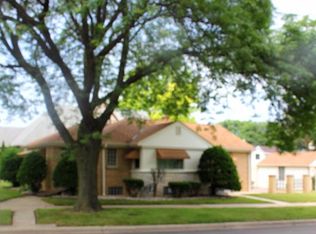 4670 W Scranton Pl, Milwaukee, WI 53216