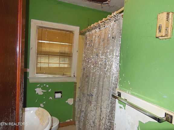 5th image of 1340 Highland Ave NW