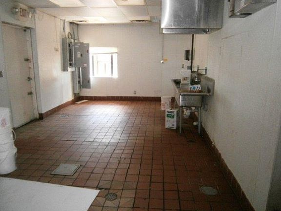 4th image of 3094 White Bear Ave N