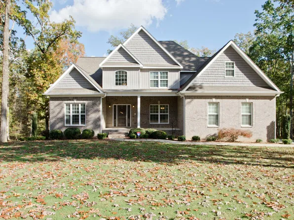 28 Shepard Dr, Flintville, TN 37335