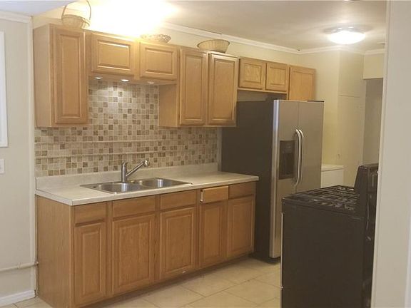 4th image of 2116 Marilyn Ln