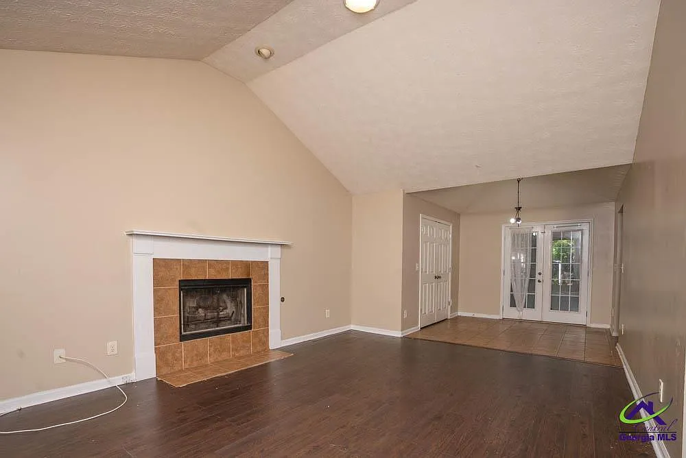 3 bed, 2.0 bath, 1224 sqft, $1,500 — Photo 3