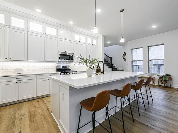 5th image of 19606 Upper Canyon Court