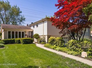 7953 Beckwith Rd, Morton Grove, IL 60053