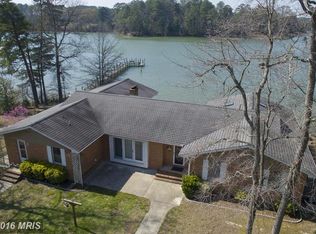 391 Edgewater Ln, Montross, VA 22520