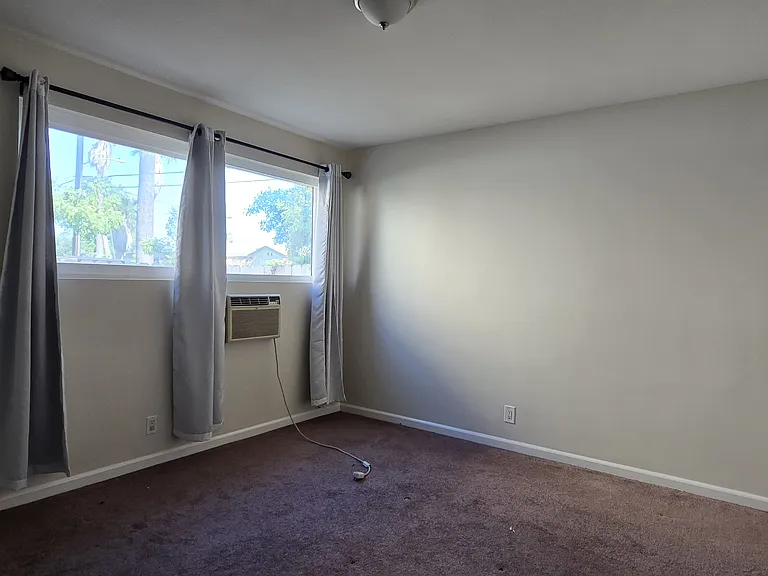 1302 Lyndon St #6 — Photo 8