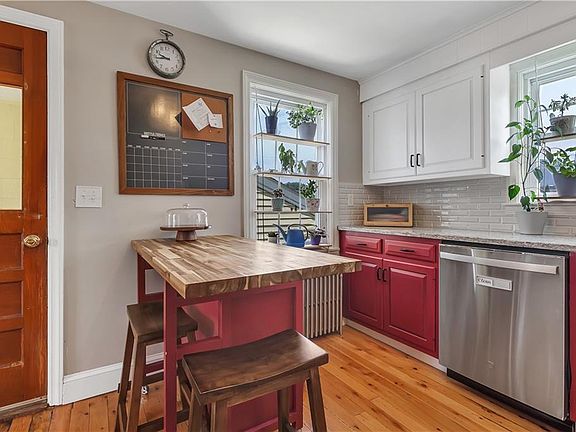 3rd image of 26 N Loxley Dr