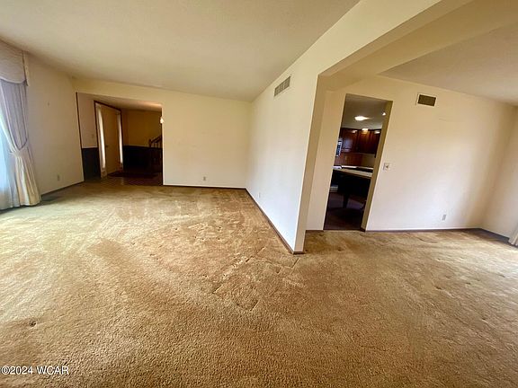 3rd image of 3340 Peachtree Pl