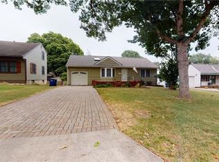 5613 Dearborn St, Mission, KS 66202
