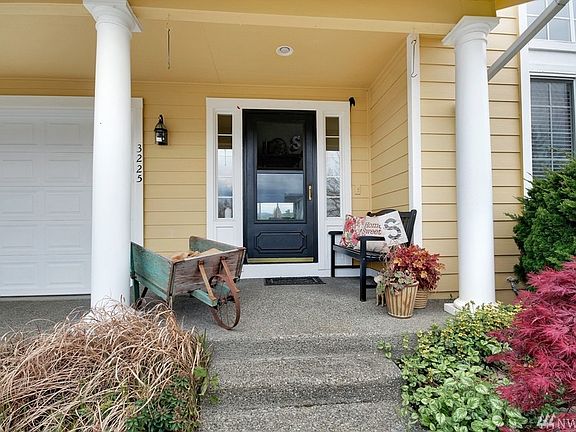 3rd image of 3225 Larsen Ave