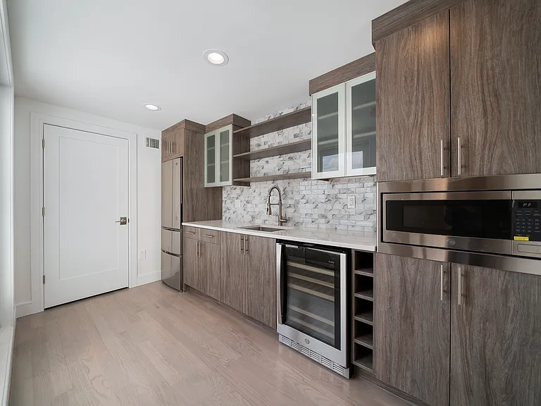 129 Rothwell Ave — Photo 21