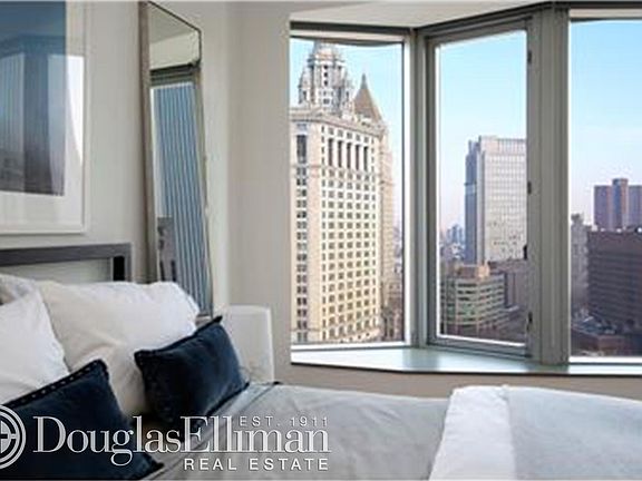 2nd image of 8 Spruce St APT 21b