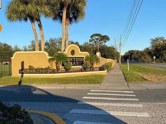 3rd image of 4825 Jamaica Ln