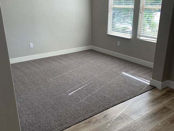 3rd image of 404 N Sage Crest Dr