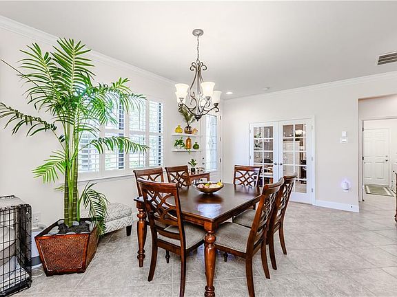 4th image of 7591 Jacaranda LN