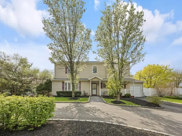 4 Ficus Street, Port Jefferson Station, NY 11776
