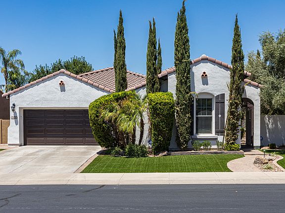 2nd image of 2450 E Honeysuckle Pl