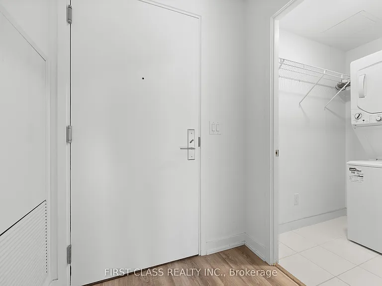 20 Edward St #1309 — Photo 29
