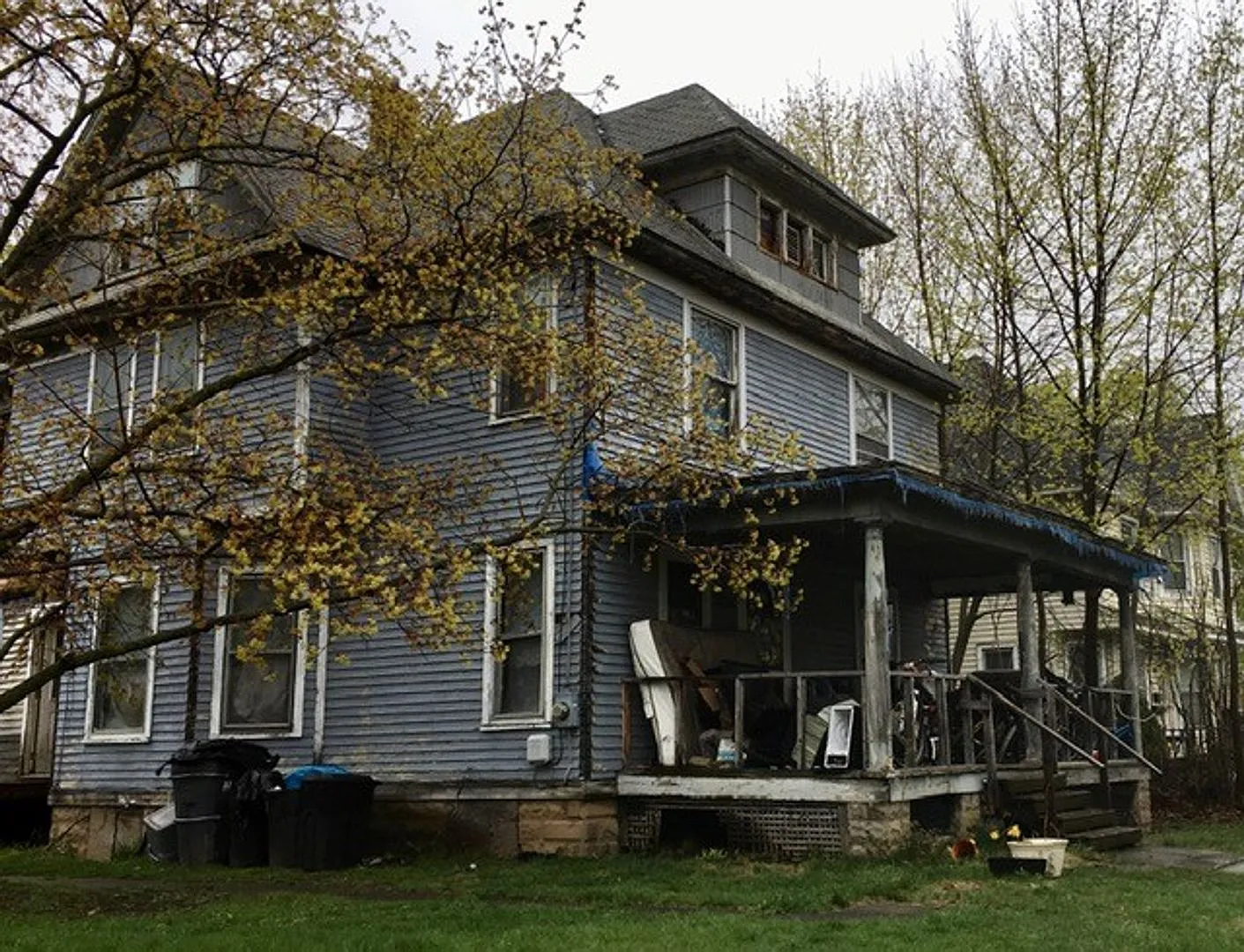 Value-Add, Multi-Story-Home in Newark — Photo 3