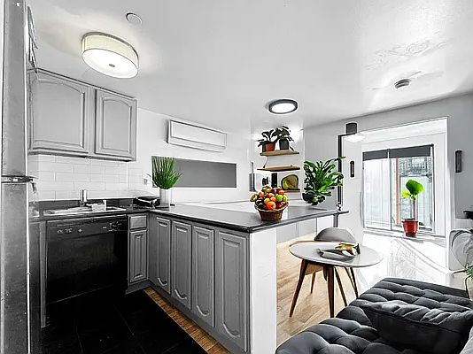3rd image of 212 E 10th St APT 5B