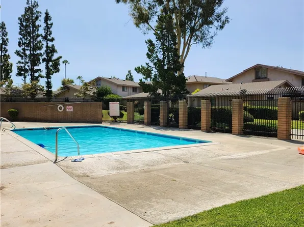 215 Doverfield Dr #59, Placentia, CA 92870