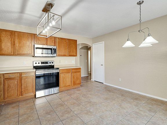 3rd image of 12714 W Laurel Ln