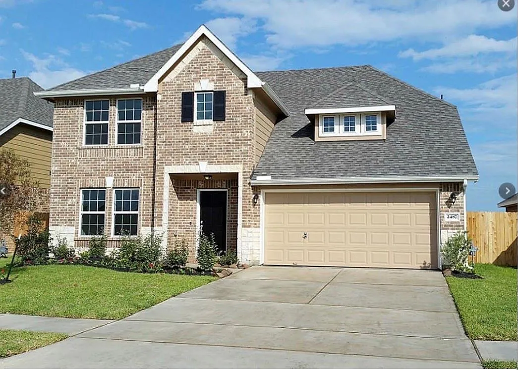 5 bed, 3.0 bath, 2437 sqft, $2,450 — Photo 1