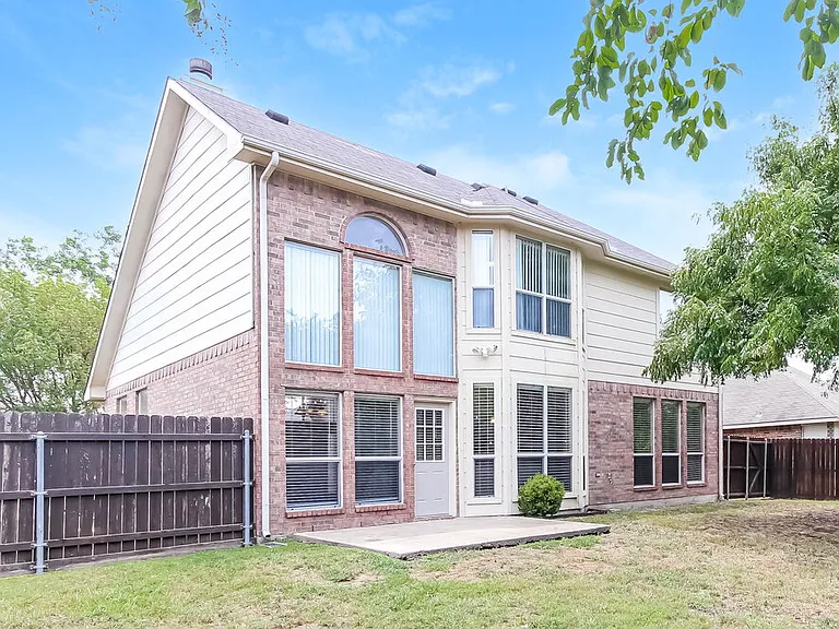 3703 Sycamore Ln — Photo 17