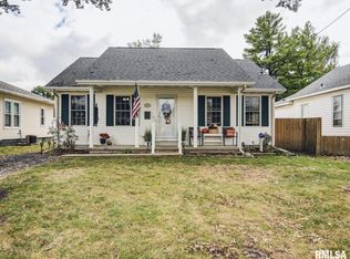 616 E Main Cross St, Taylorville, IL 62568