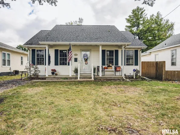 616 E Main Cross St, Taylorville, IL 62568