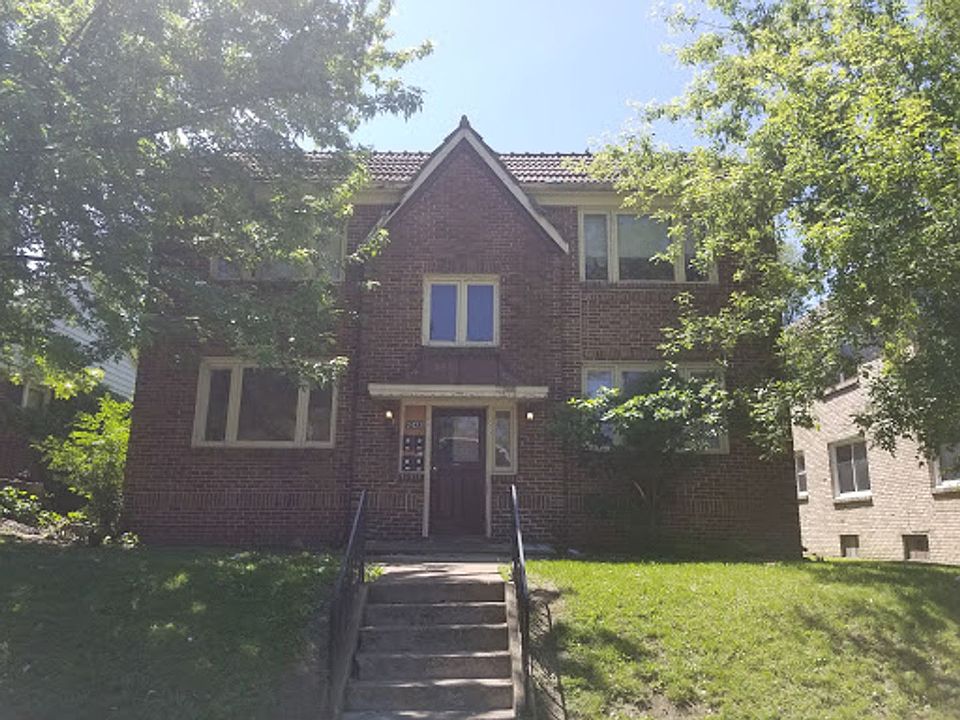 1st image of 2422-24 Benderwirt Ave #2422-3
