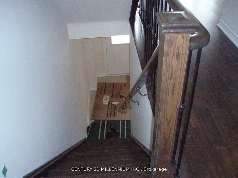 62 Magdalene Cres — Photo 16